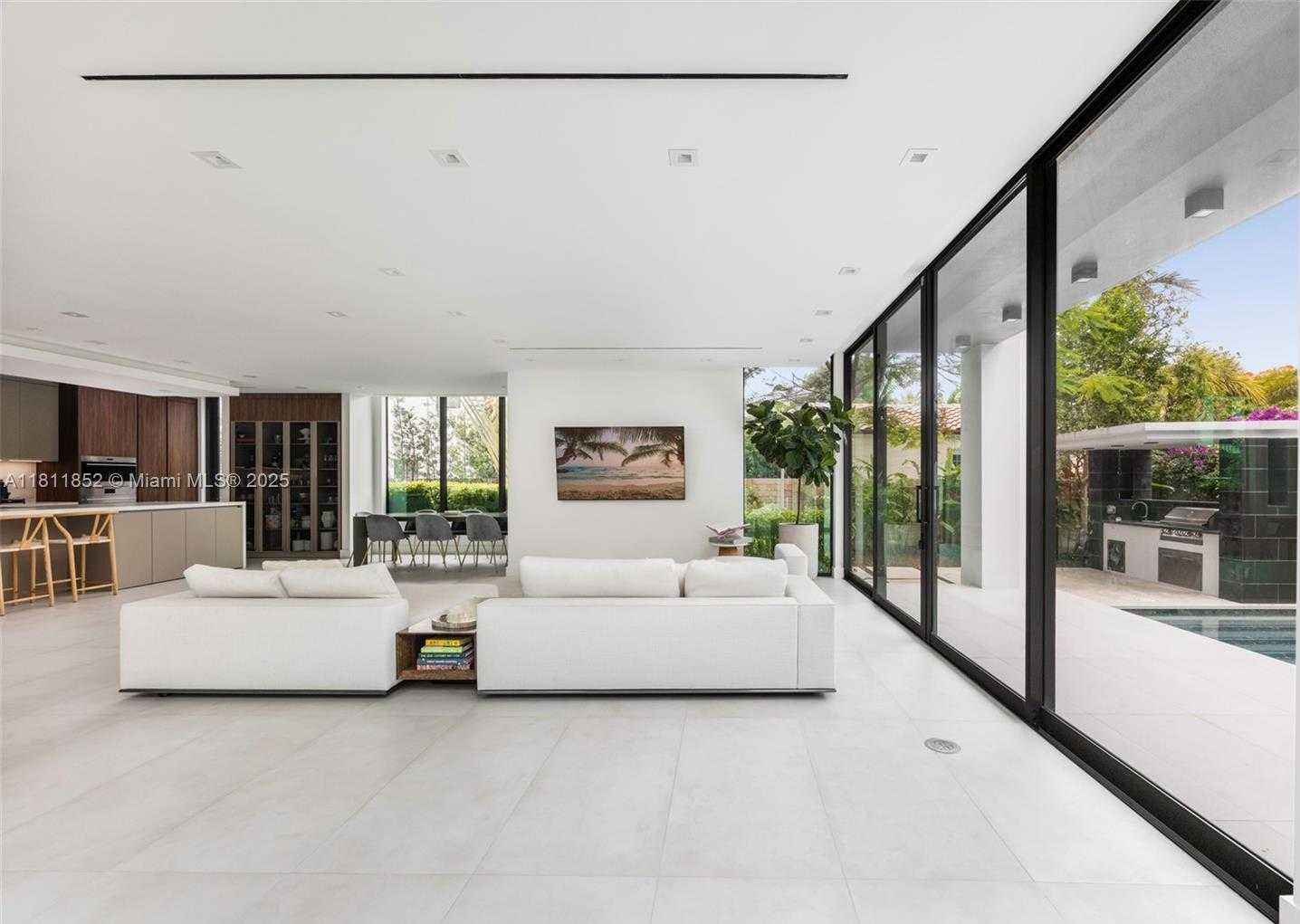 Small Image of 5630 PINE TREE DR, Miami Beach Number 16