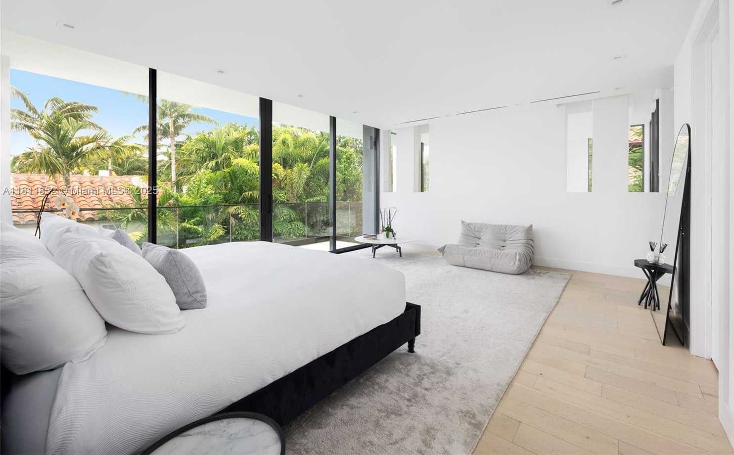 Small Image of 5630 PINE TREE DR, Miami Beach Number 27