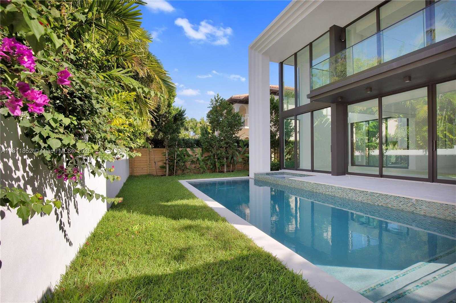 Small Image of 5630 PINE TREE DR, Miami Beach Number 41