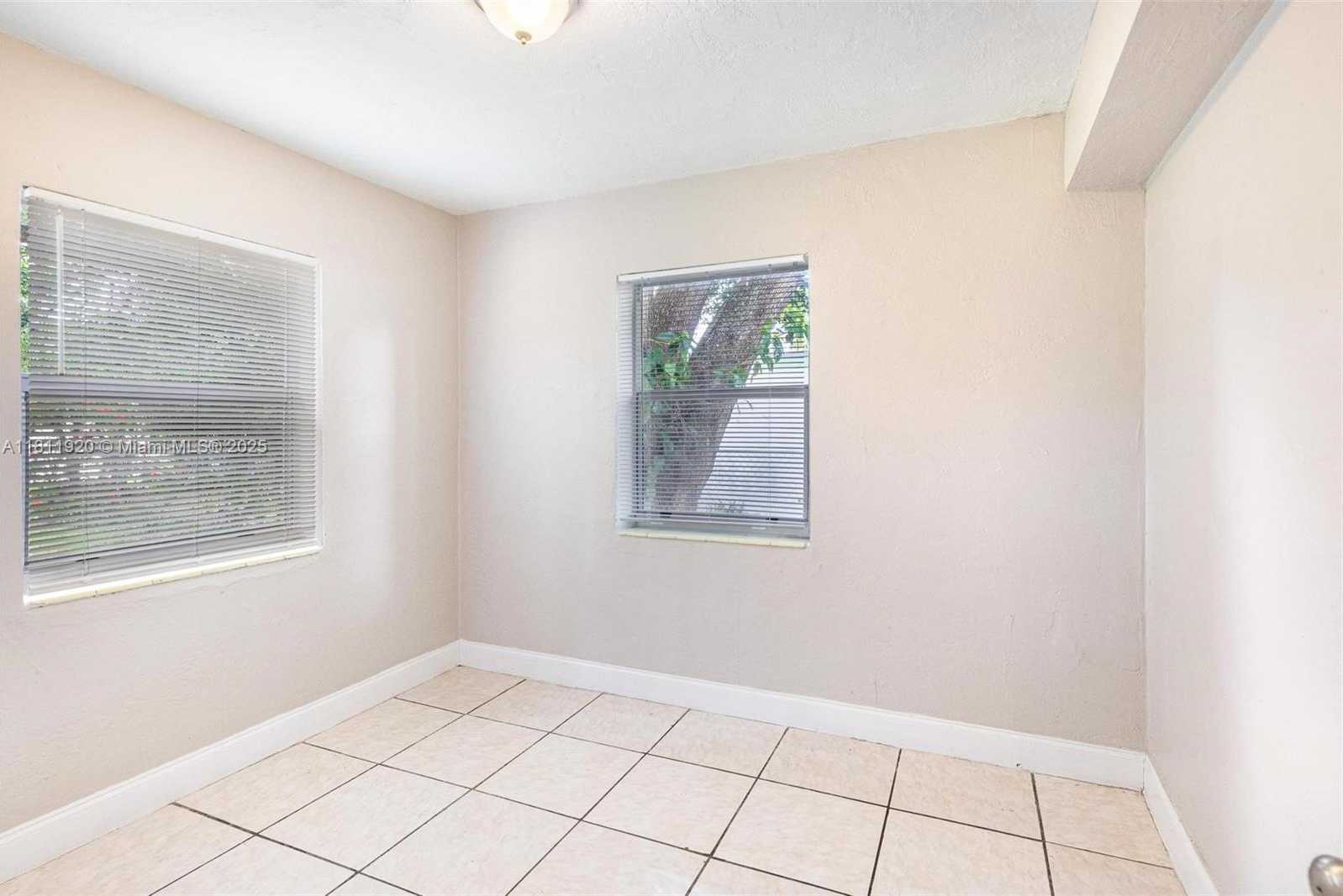 Small Image of 6329 GARFIELD ST, Hollywood Number 11