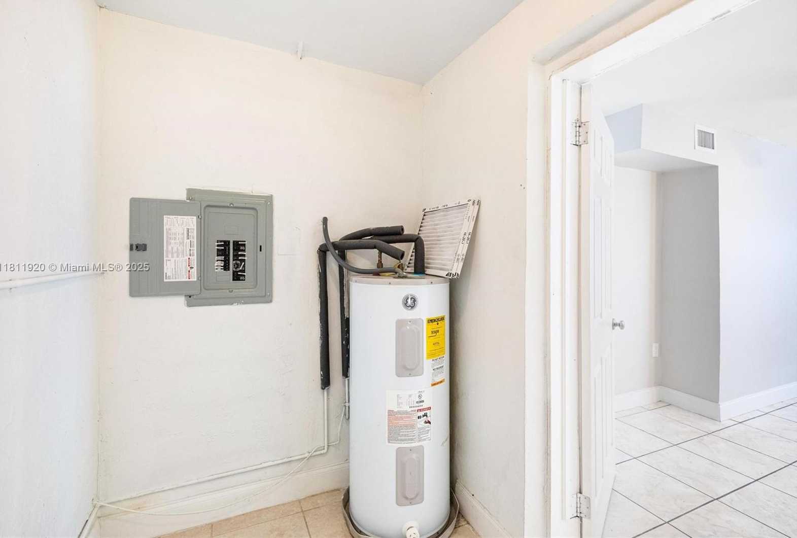 Small Image of 6329 GARFIELD ST, Hollywood Number 27