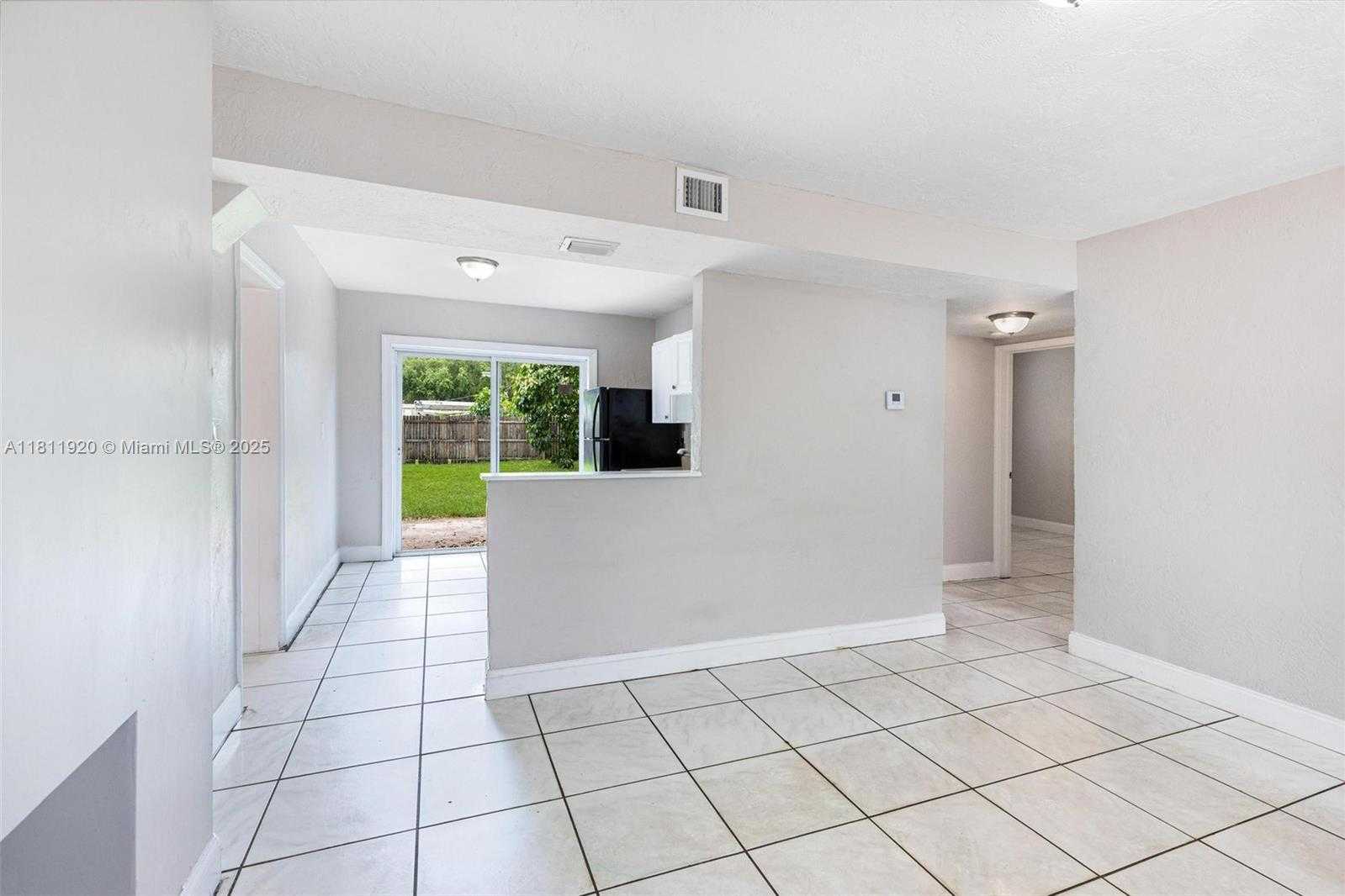 Small Image of 6329 GARFIELD ST, Hollywood Number 9