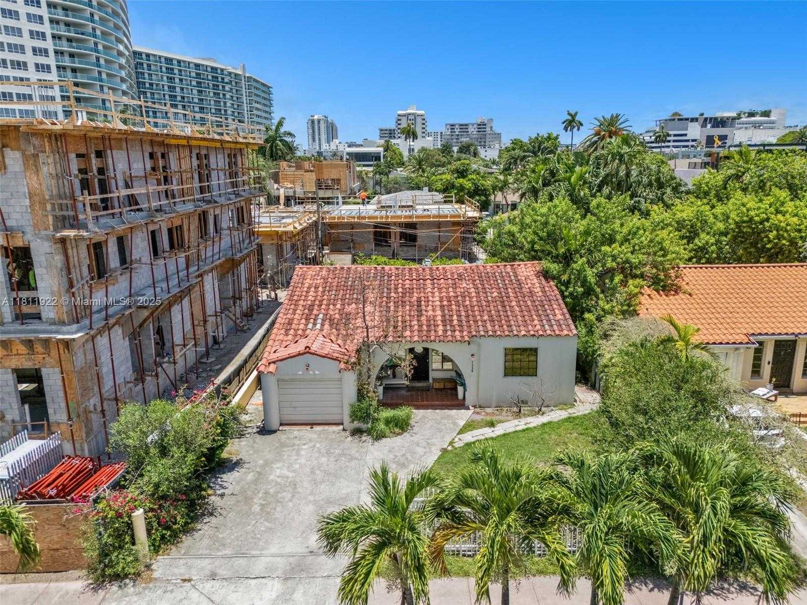 Small Image of 1339 14TH TER, Miami Beach Number 19