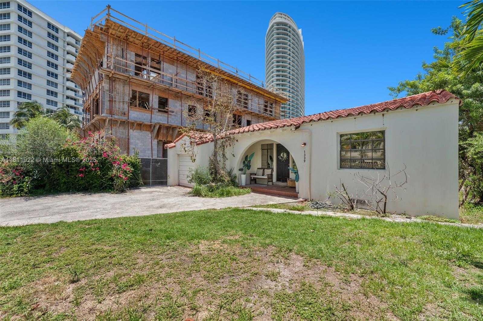 Small Image of 1339 14TH TER, Miami Beach Number 2