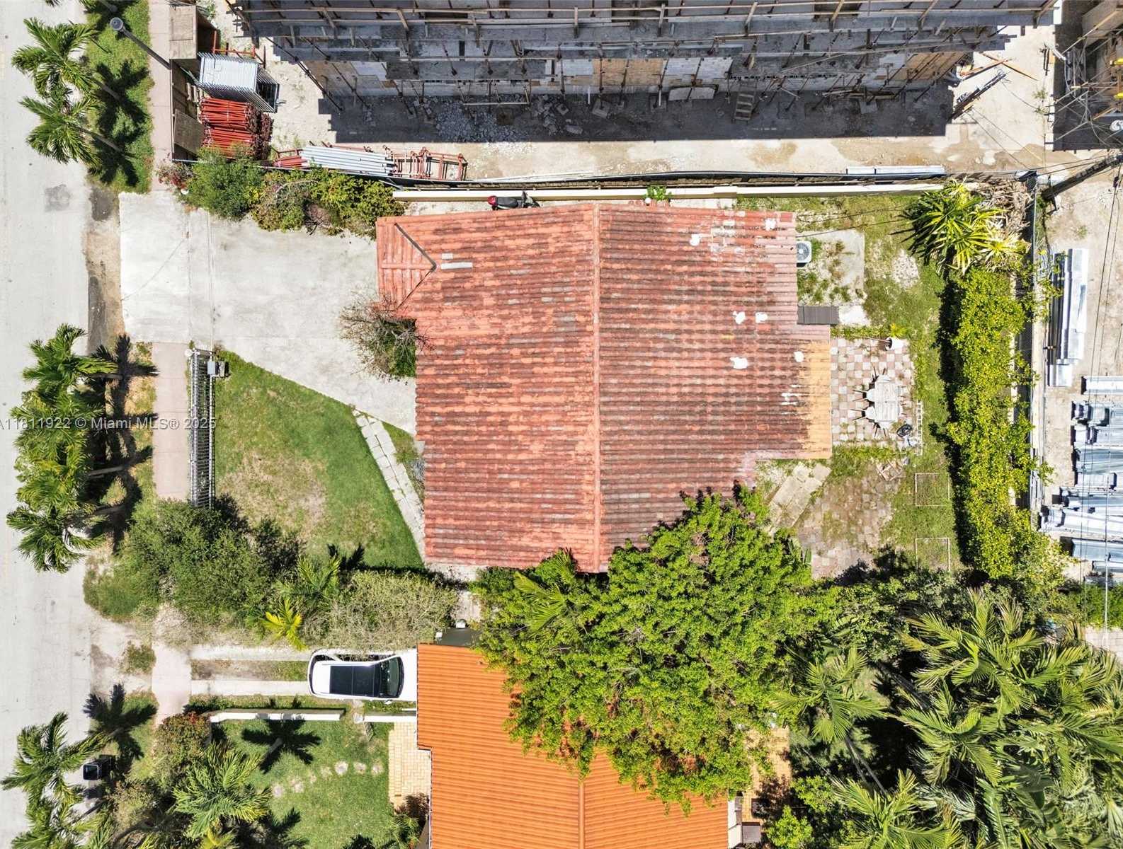 Small Image of 1339 14TH TER, Miami Beach Number 20