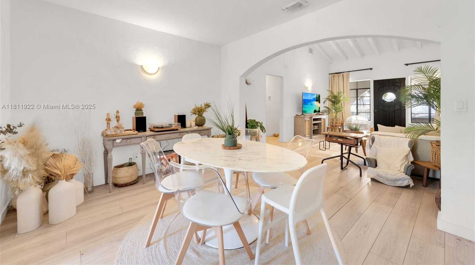 Small Image of 1339 14TH TER, Miami Beach Number 9