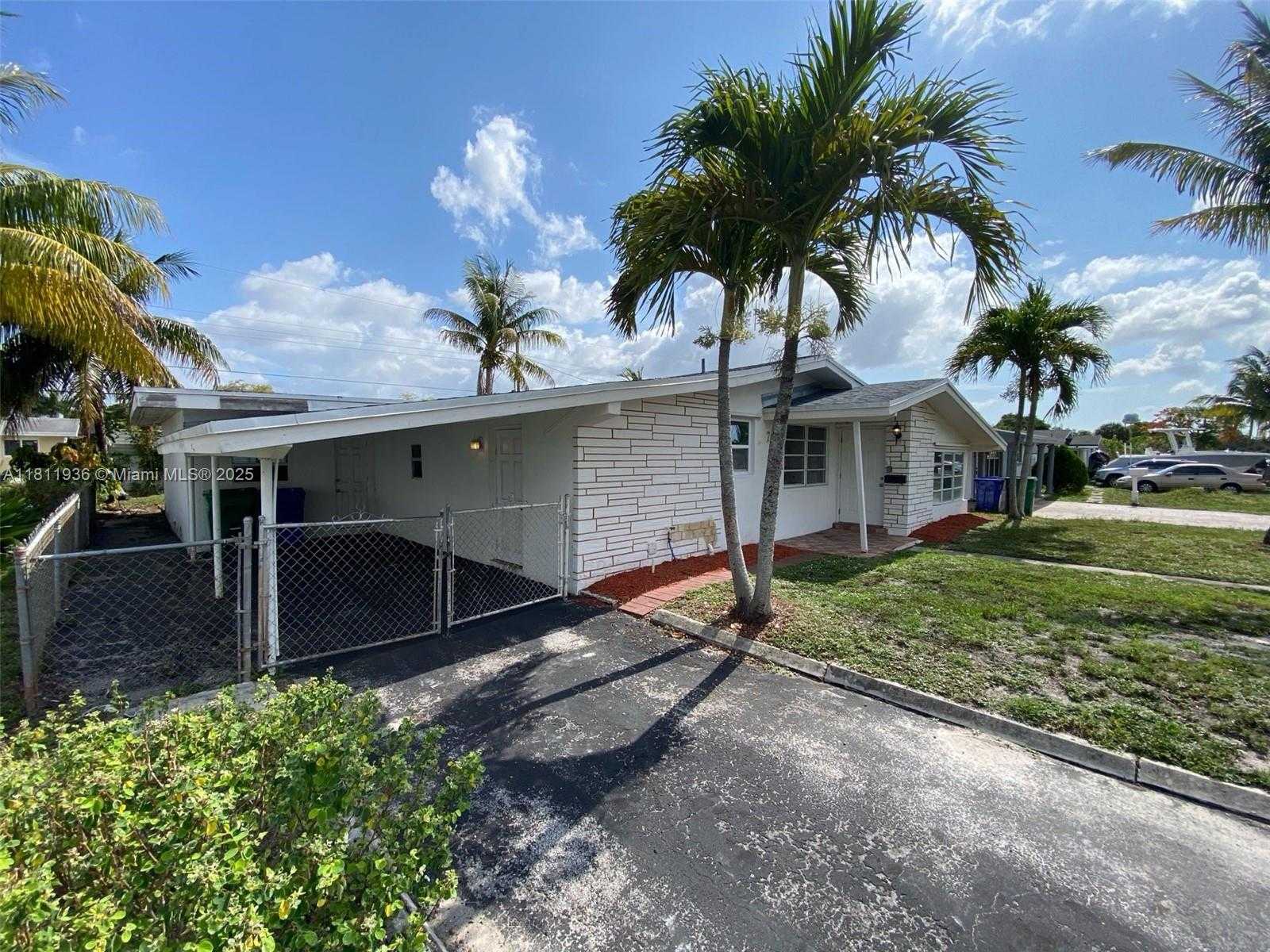 Small Image of 7521 GRANADA BLVD, Miramar Number 14