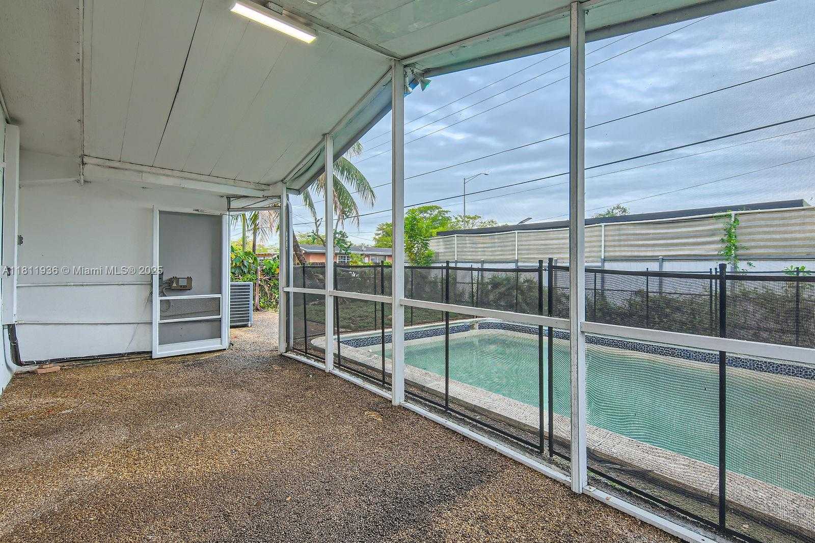 Small Image of 7521 GRANADA BLVD, Miramar Number 20