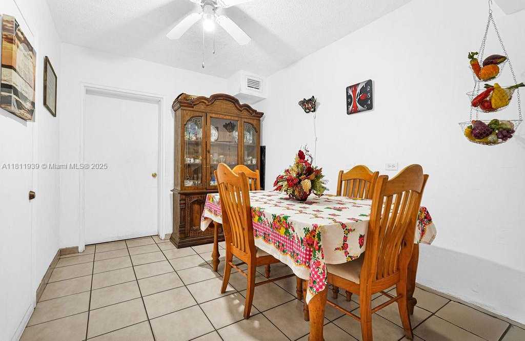 Small Image of 911 EAST 9TH PL, Hialeah Number 19