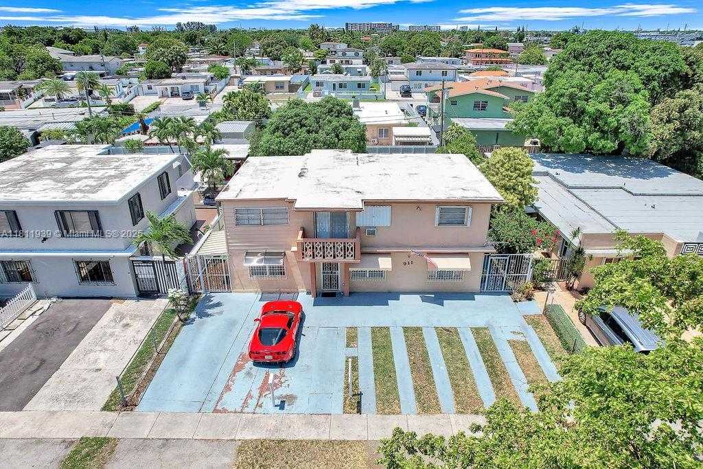 Small Image of 911 EAST 9TH PL, Hialeah Number 3