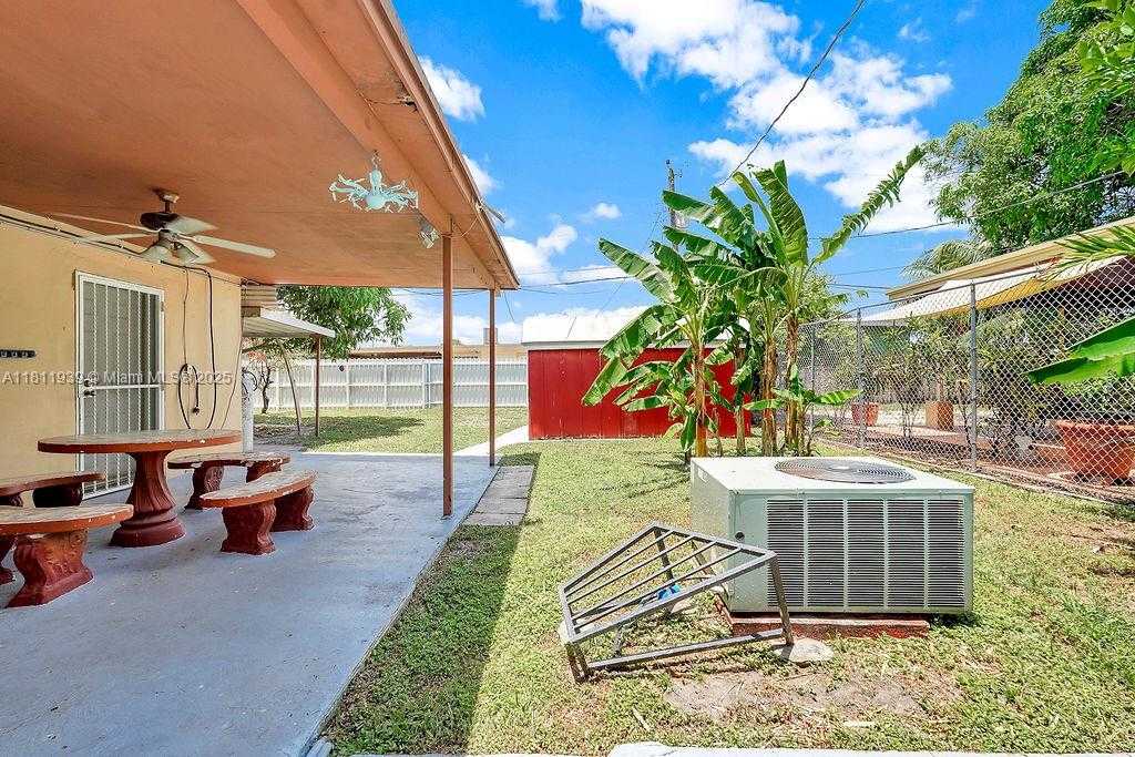 Small Image of 911 EAST 9TH PL, Hialeah Number 32