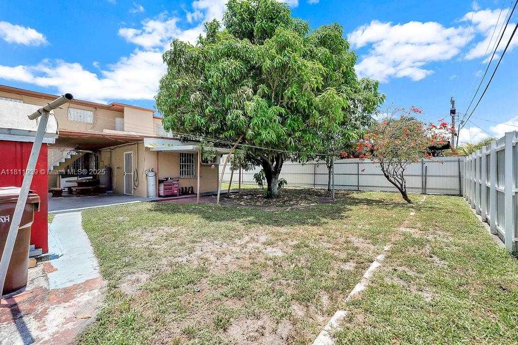 Small Image of 911 EAST 9TH PL, Hialeah Number 34