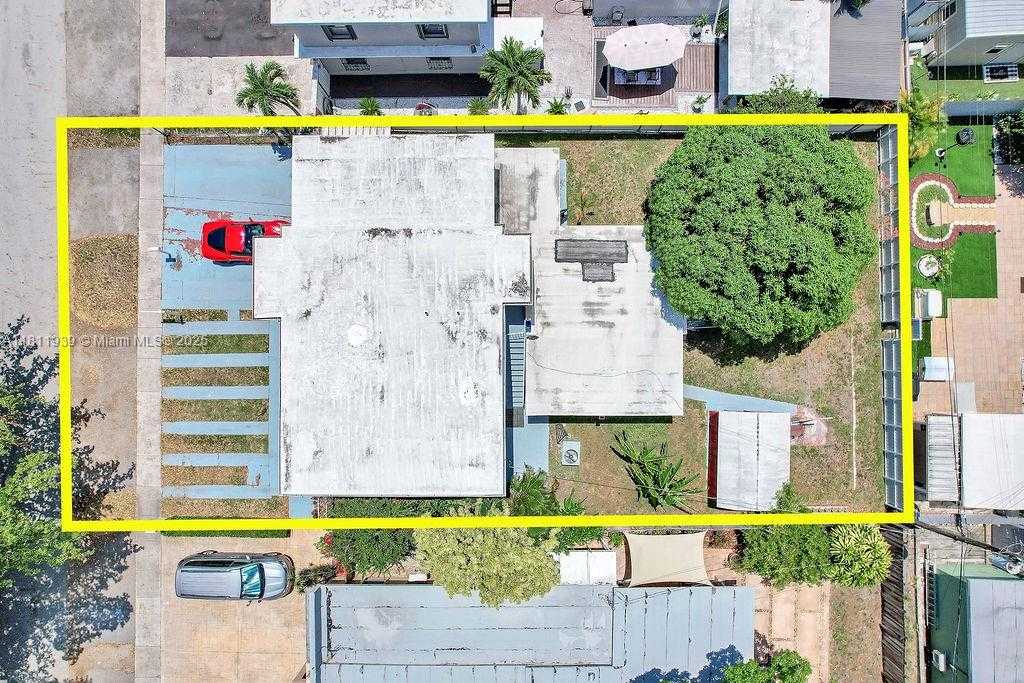 Small Image of 911 EAST 9TH PL, Hialeah Number 41