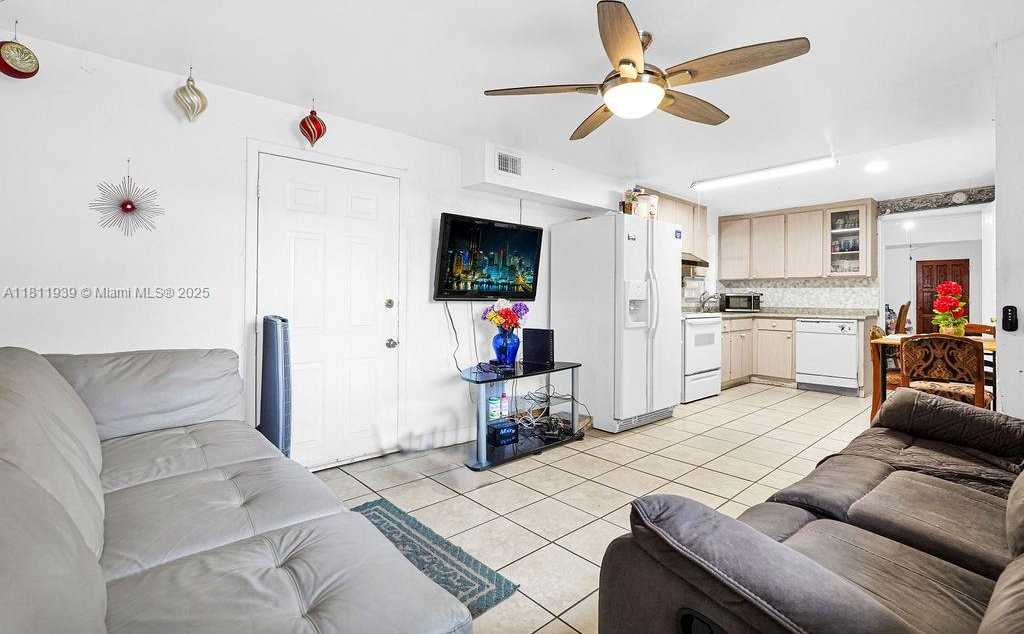 Small Image of 911 EAST 9TH PL, Hialeah Number 46