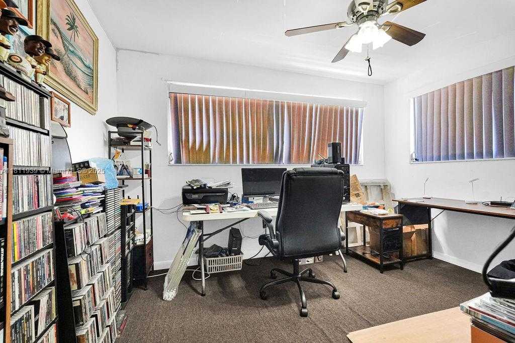Small Image of 911 EAST 9TH PL, Hialeah Number 48