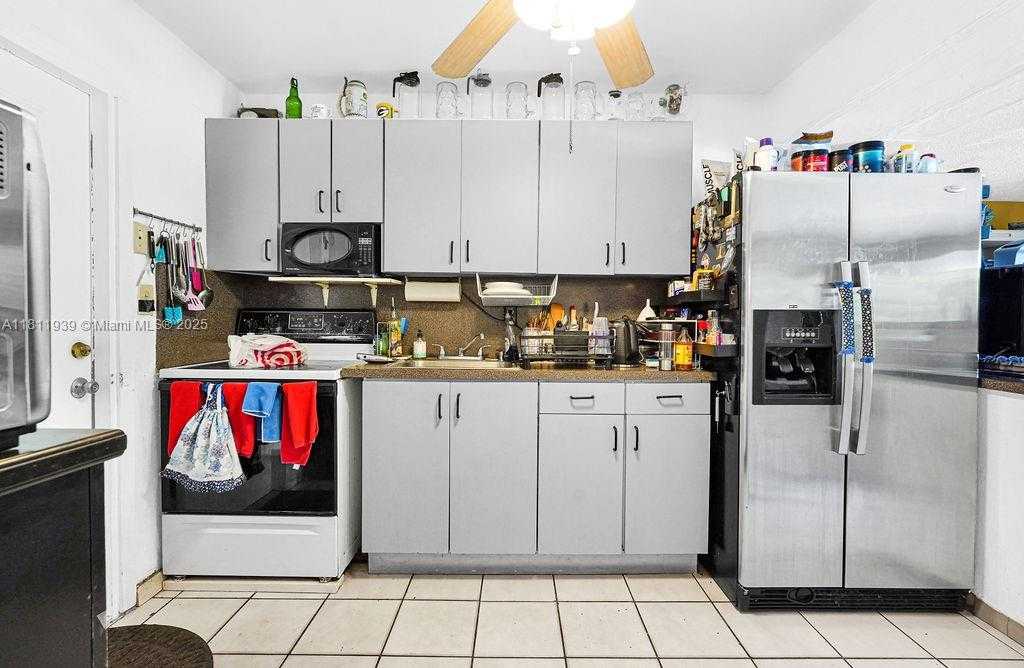 Small Image of 911 EAST 9TH PL, Hialeah Number 52