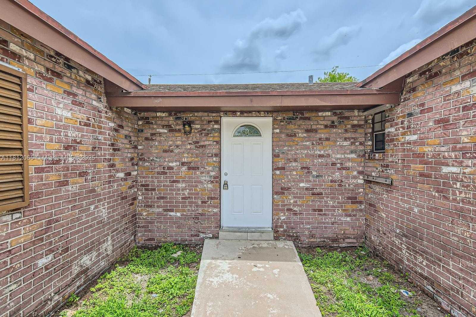 Small Image of 9353 SOUTH WEST 1ST PL, Boca Raton Number 3