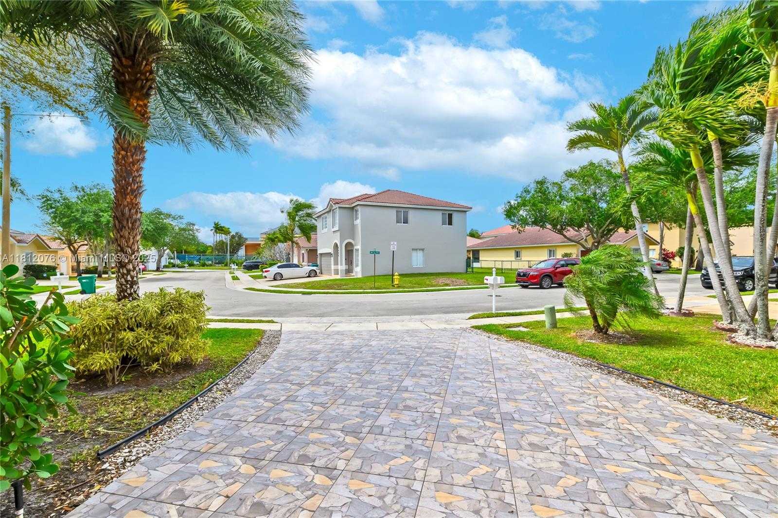 Small Image of Tamarac Number 34