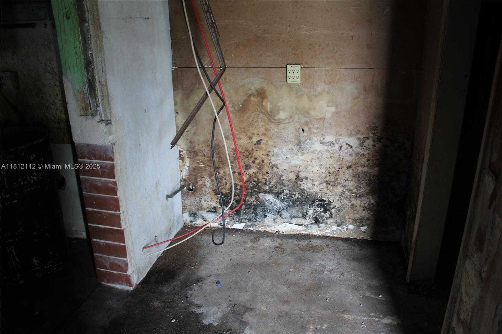 Small Image of 2040 NORTH WEST 97TH ST, Miami Number 13
