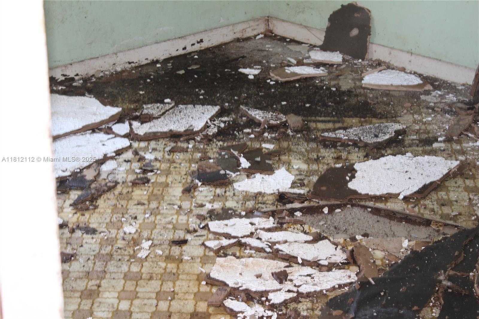 Small Image of 2040 NORTH WEST 97TH ST, Miami Number 2