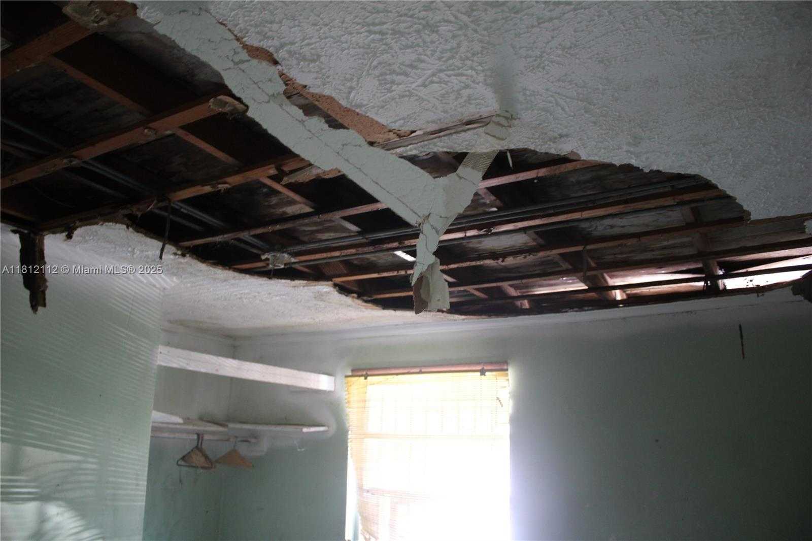 Small Image of 2040 NORTH WEST 97TH ST, Miami Number 3