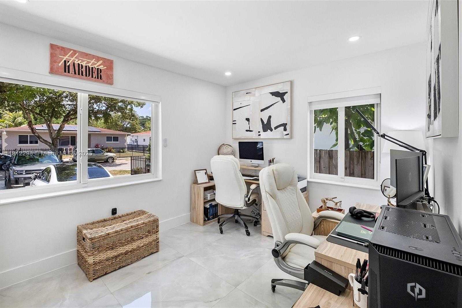 Small Image of 974 NORTH EAST 145TH ST, North Miami Number 15
