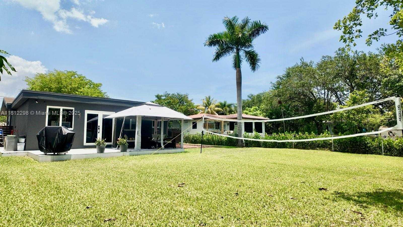 Small Image of 974 NORTH EAST 145TH ST, North Miami Number 25