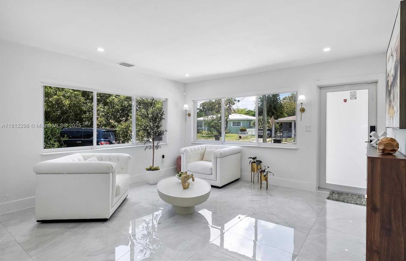 Small Image of 974 NORTH EAST 145TH ST, North Miami Number 4