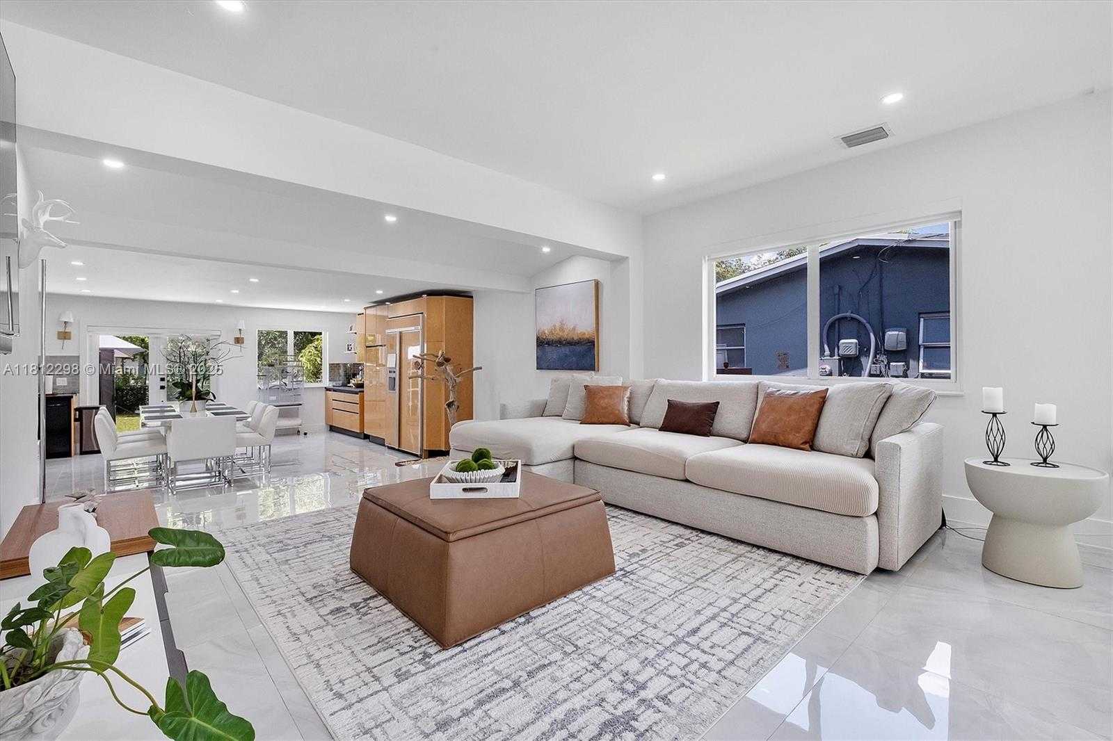 Small Image of 974 NORTH EAST 145TH ST, North Miami Number 5