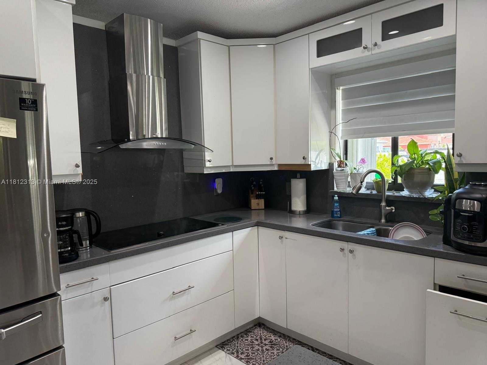Small Image of 3297 WEST 70TH ST, Hialeah Number 11