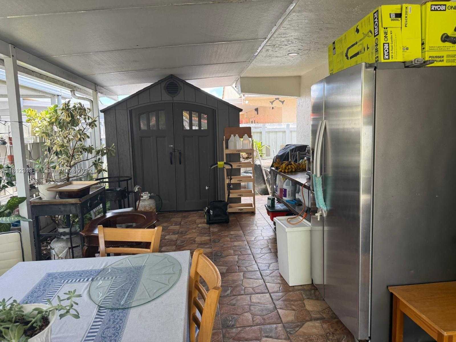 Small Image of 3297 WEST 70TH ST, Hialeah Number 2