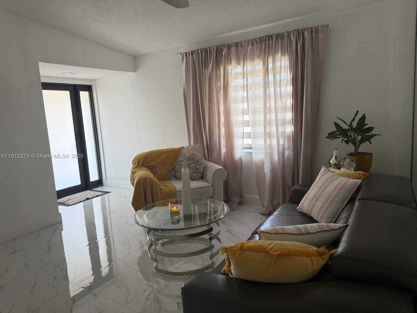 Small Image of 3297 WEST 70TH ST, Hialeah Number 23