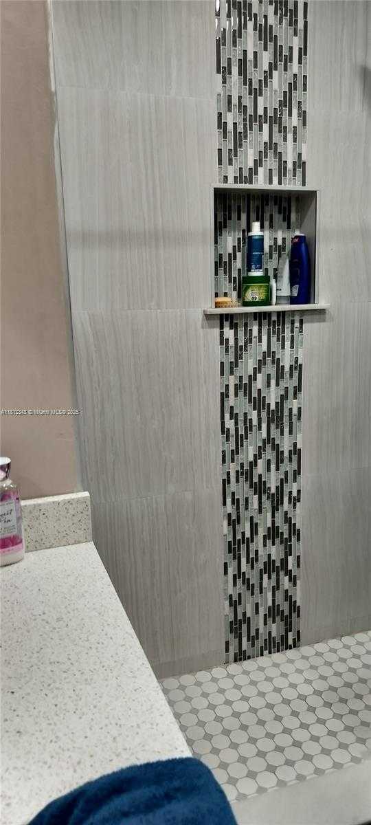Small Image of 3149 WEST 68TH PL, Hialeah Number 10