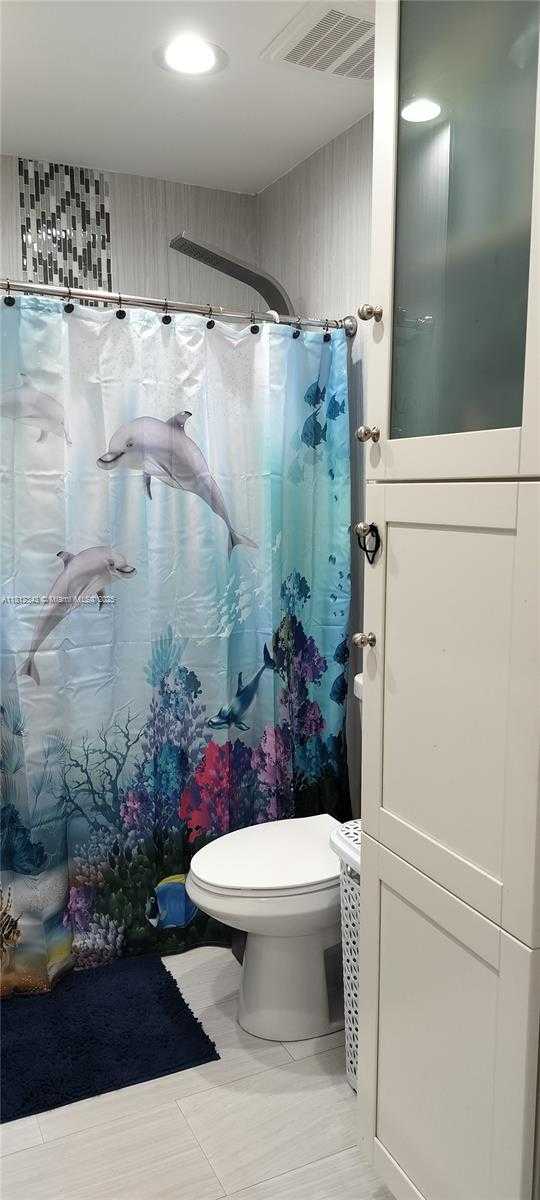 Small Image of 3149 WEST 68TH PL, Hialeah Number 12
