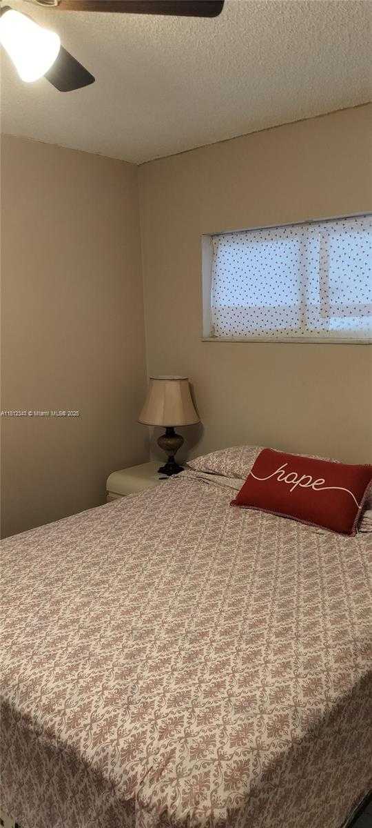 Small Image of 3149 WEST 68TH PL, Hialeah Number 23