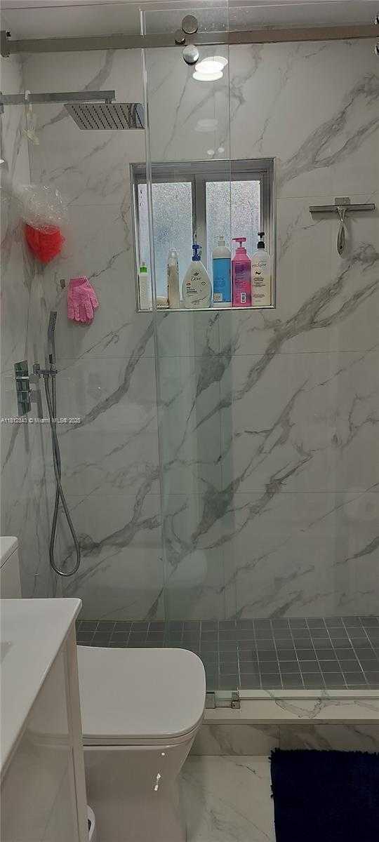 Small Image of 3149 WEST 68TH PL, Hialeah Number 26