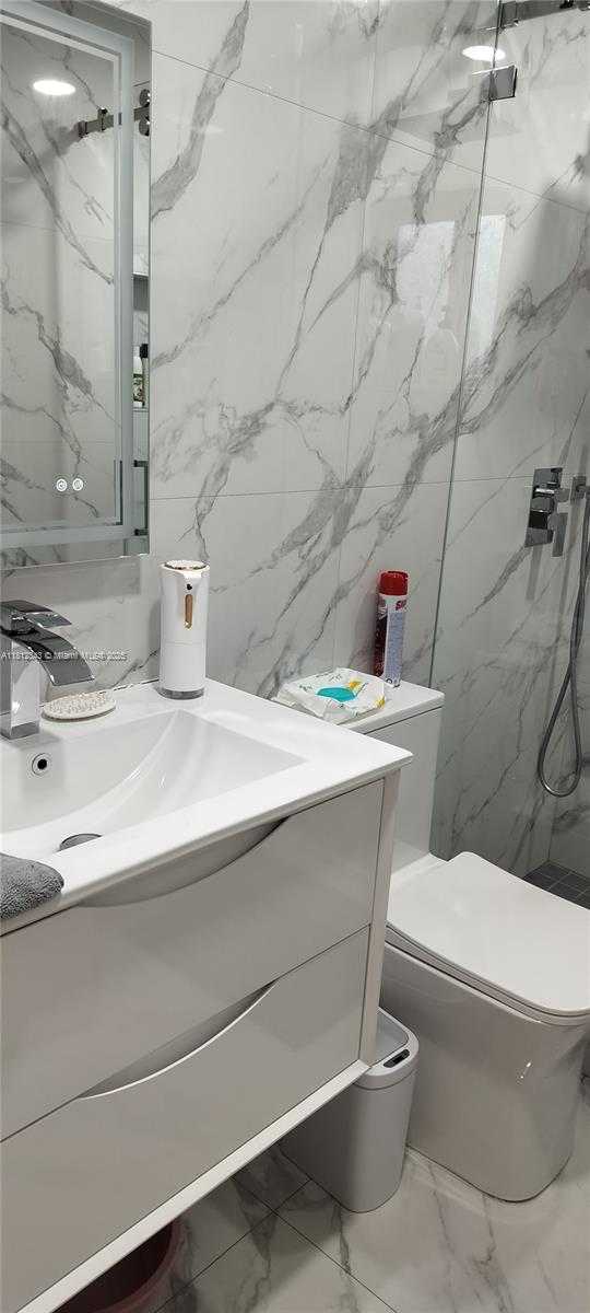 Small Image of 3149 WEST 68TH PL, Hialeah Number 31