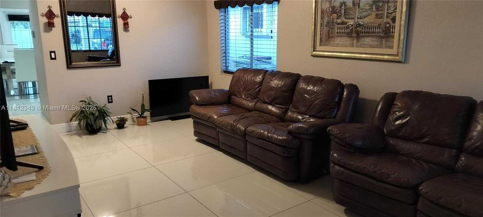 Small Image of 3149 WEST 68TH PL, Hialeah Number 32