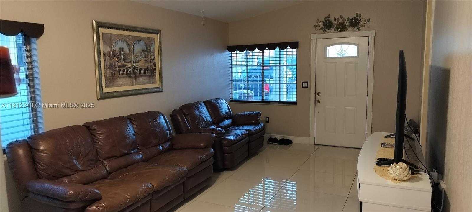 Small Image of 3149 WEST 68TH PL, Hialeah Number 33