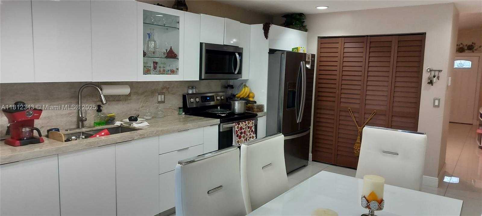 Small Image of 3149 WEST 68TH PL, Hialeah Number 36
