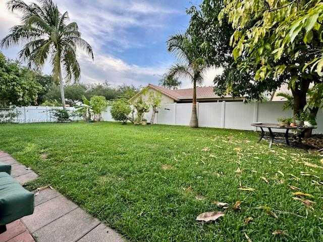Small Image of 16295 NORTH WEST 9TH DR, Pembroke Pines Number 19