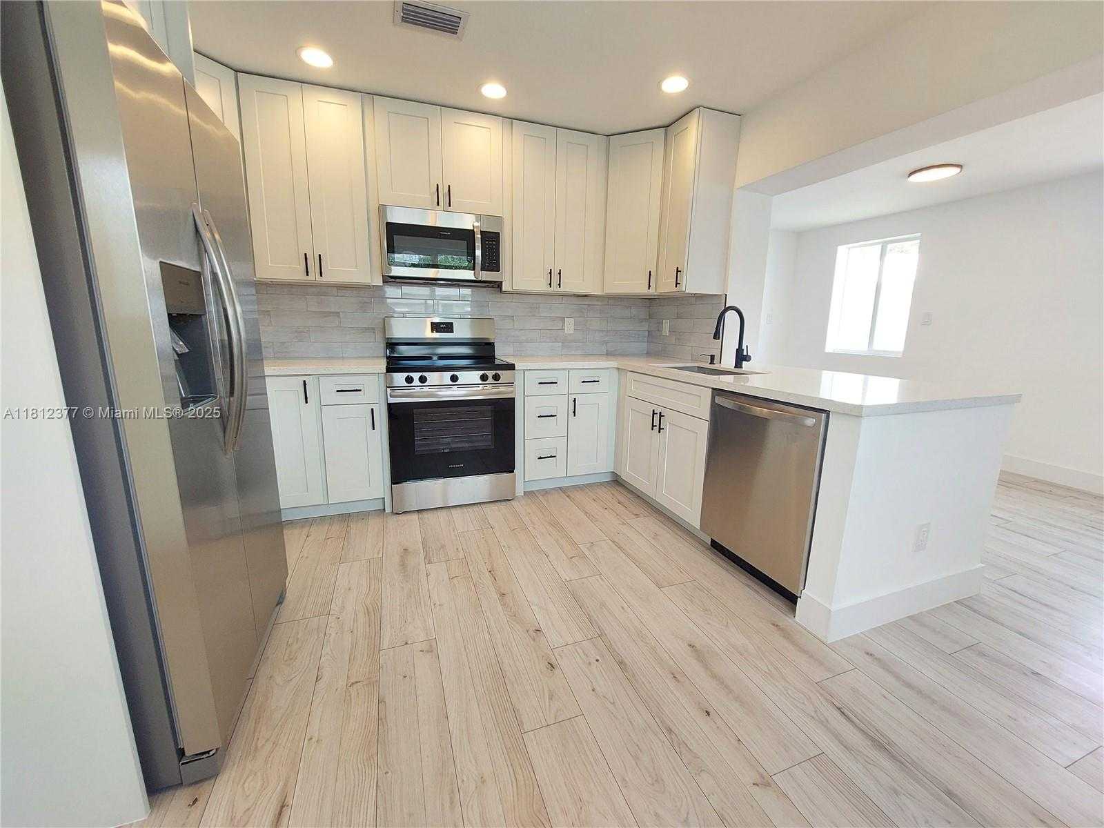 Small Image of 4579 NORTH WEST 16TH WAY, Tamarac Number 15