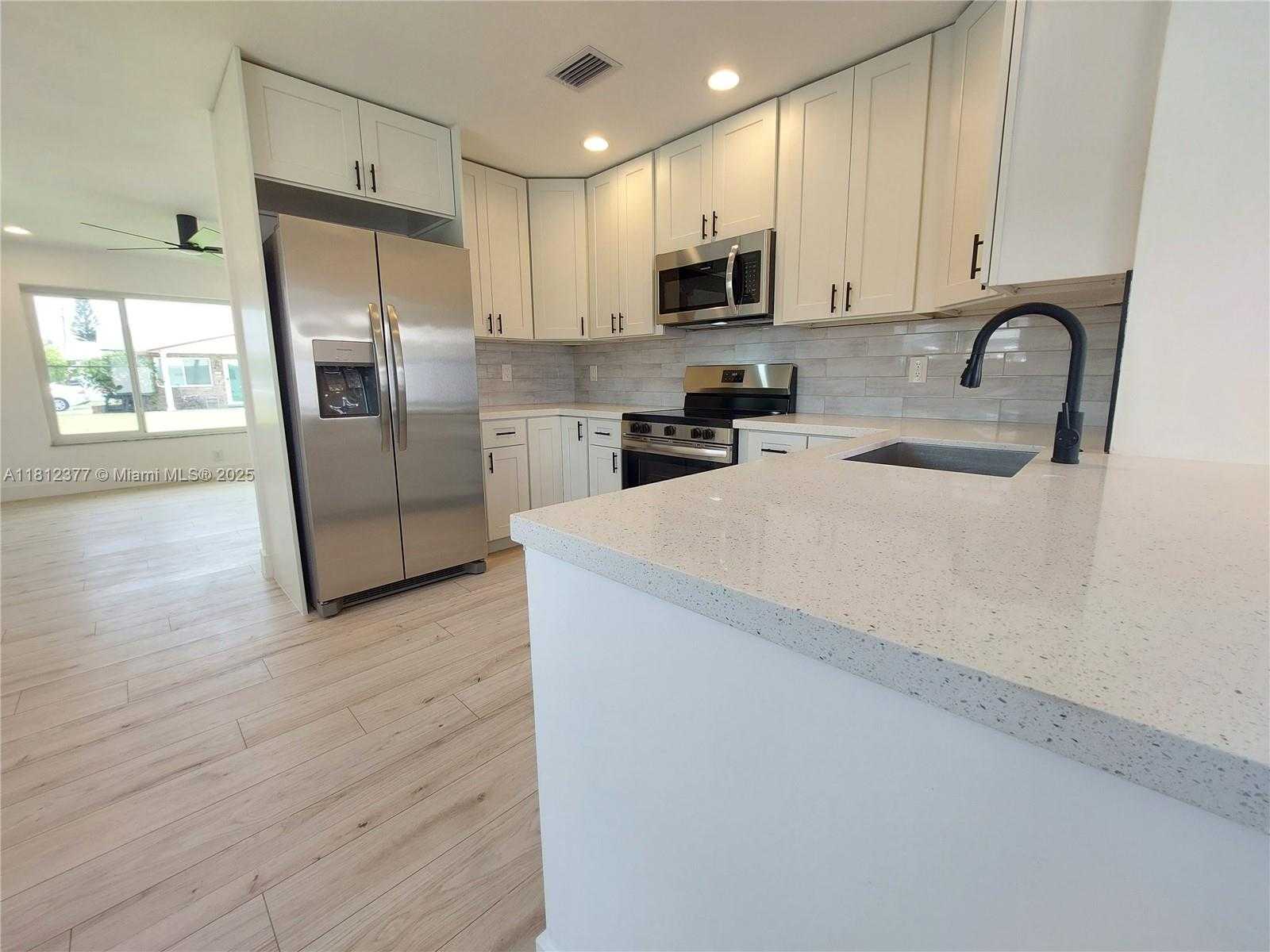 Small Image of 4579 NORTH WEST 16TH WAY, Tamarac Number 18