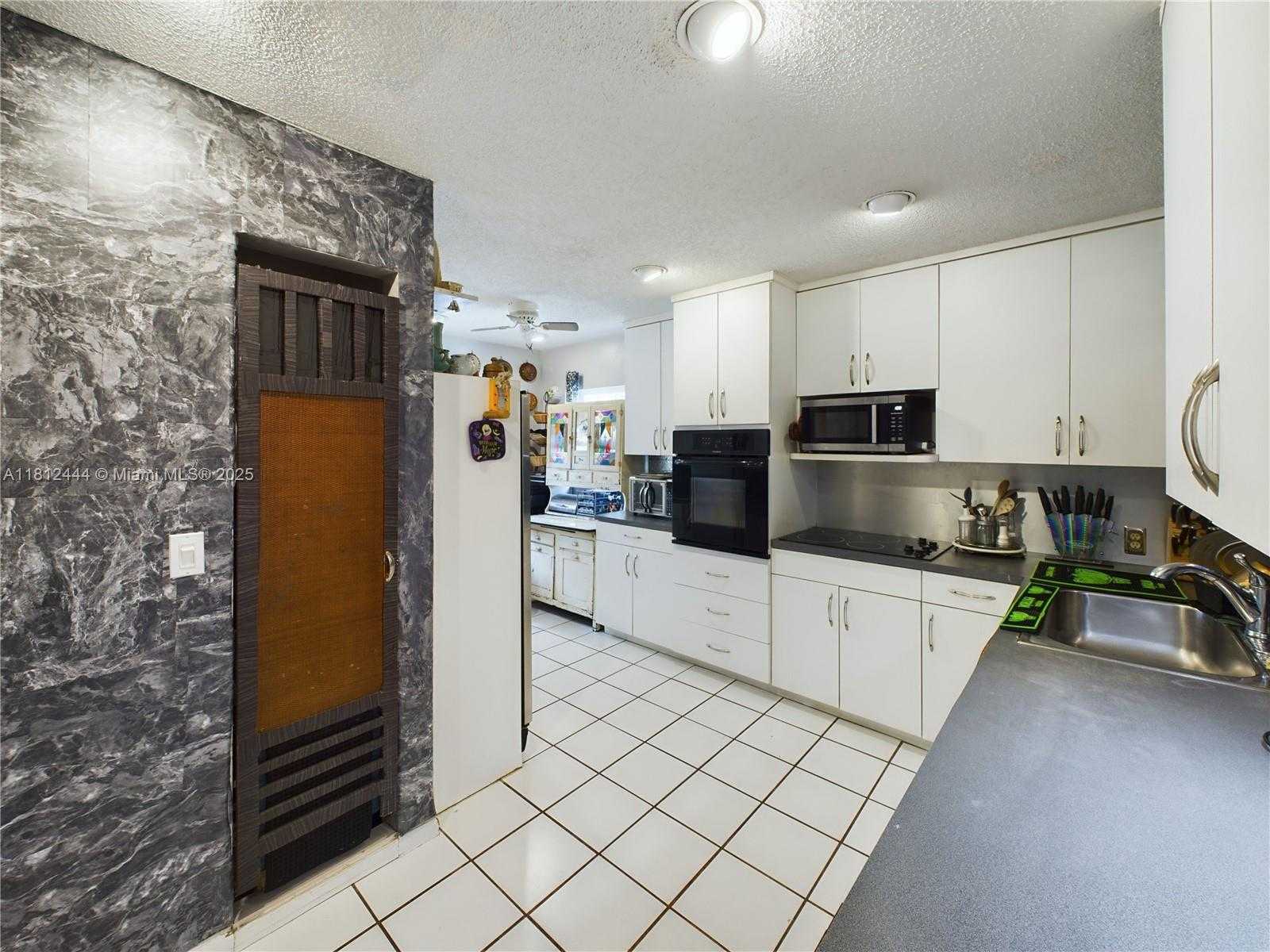 Small Image of 10221 SOUTH WEST 50TH CT, Cooper City Number 13