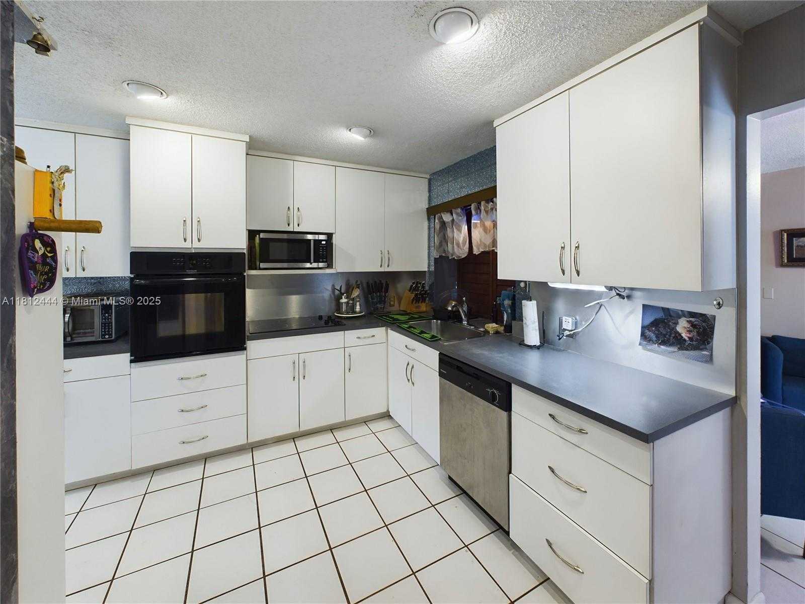 Small Image of 10221 SOUTH WEST 50TH CT, Cooper City Number 14