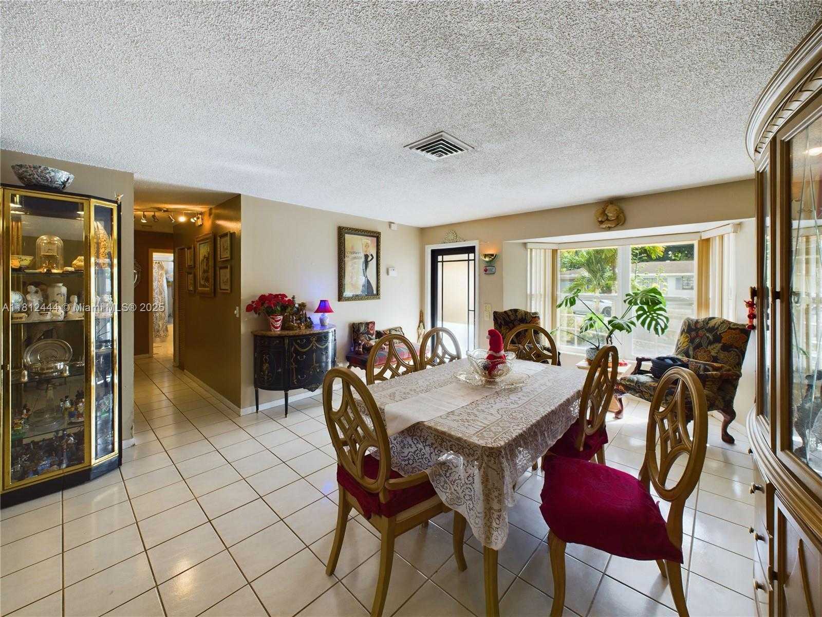 Small Image of 10221 SOUTH WEST 50TH CT, Cooper City Number 2