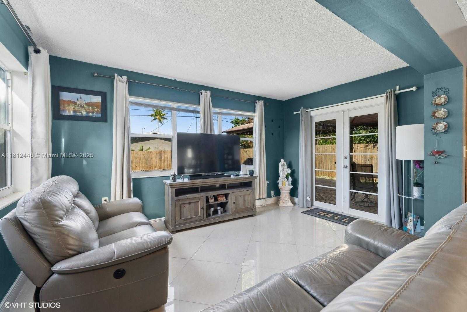 Small Image of 1831 SOUTH WEST 42ND TER, Fort Lauderdale Number 12