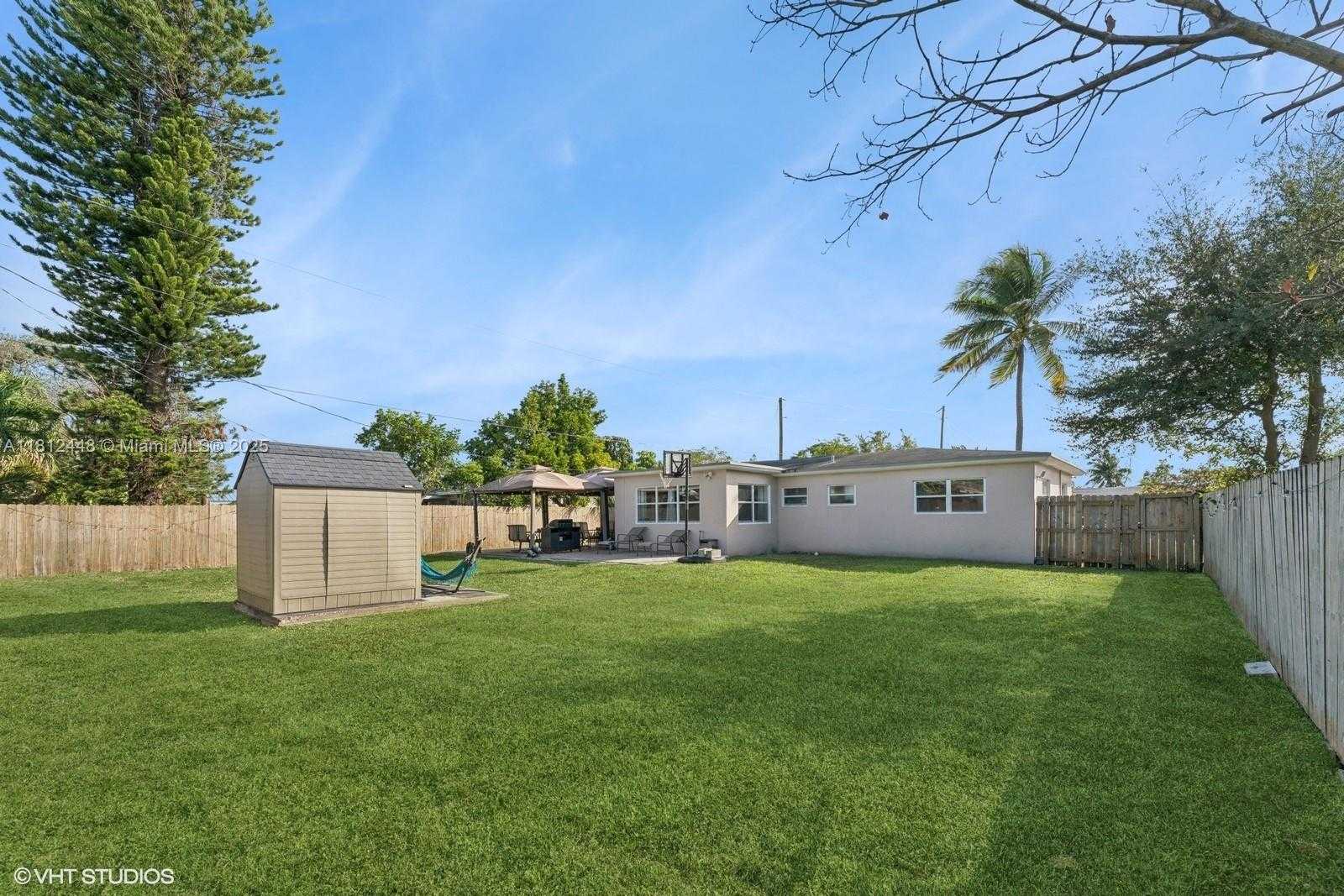 Small Image of 1831 SOUTH WEST 42ND TER, Fort Lauderdale Number 28