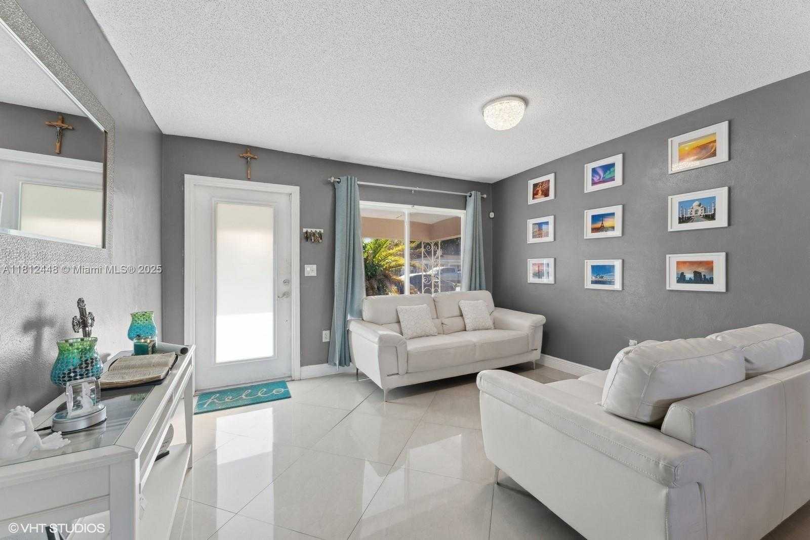 Small Image of 1831 SOUTH WEST 42ND TER, Fort Lauderdale Number 4
