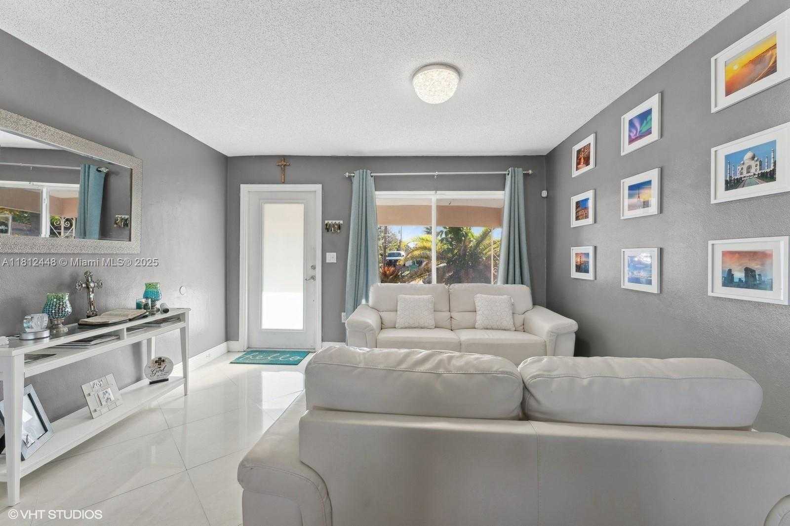 Small Image of 1831 SOUTH WEST 42ND TER, Fort Lauderdale Number 5